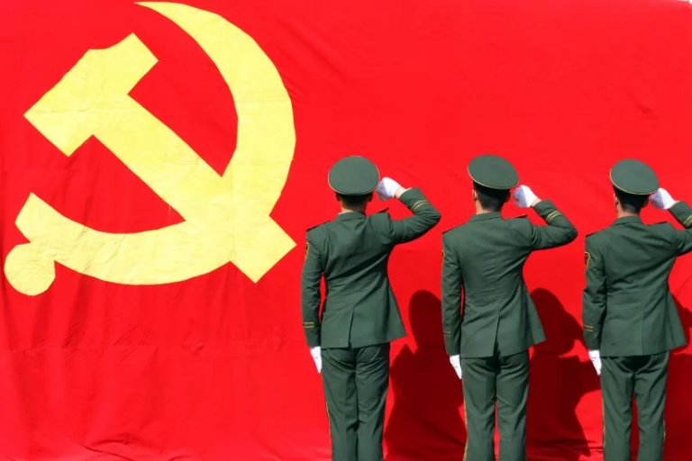 China monitora telefones celulares e bloqueia palavras como ‘Deus Todo-Poderoso’