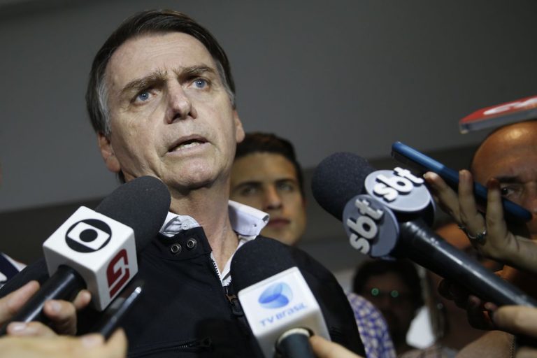 Ataque dos EUA impactará no preço dos combustíveis, diz Bolsonaro