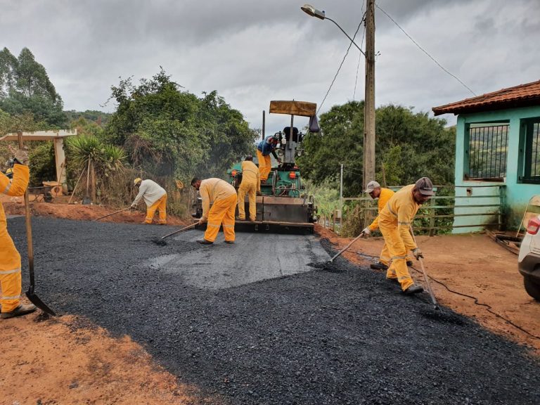 Prefeitura conclui pavimentação na Comunidade dos Andrades