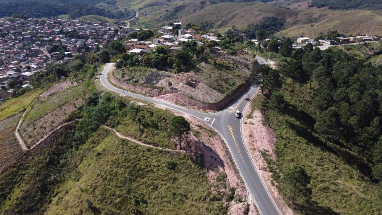 Ronaldo Magalhães entrega obras de pavimentação do Alto da Gaivota