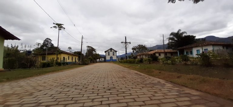 Ronaldo Magalhães entrega obras e centro de informações turísticas à comunidade da Serra dos Alves