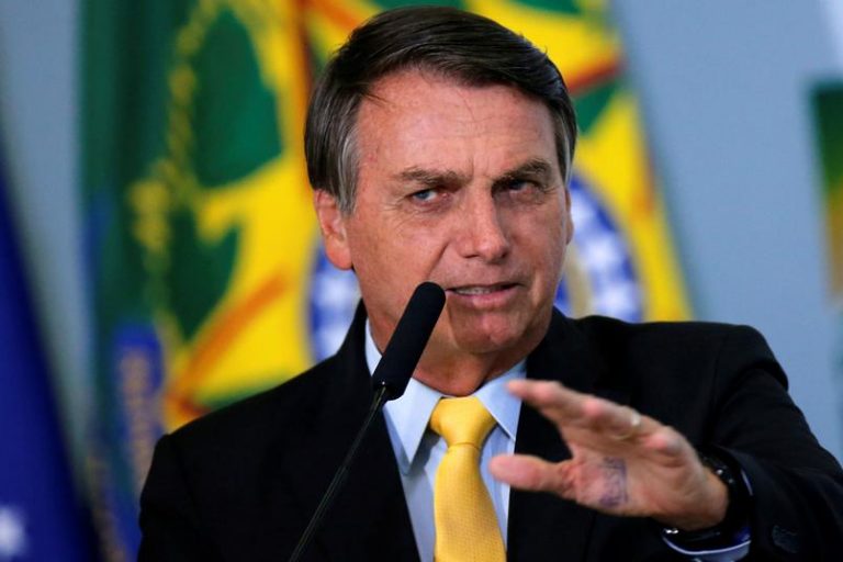 Bolsonaro ironiza carreata por impeachment: “Uns 10 carros”