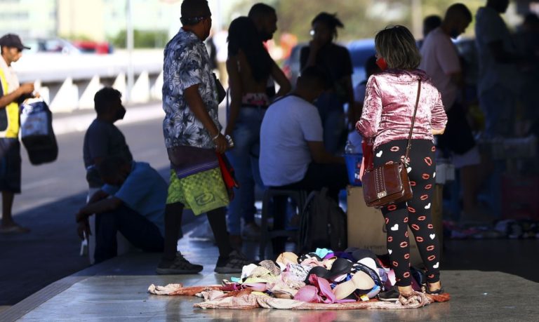 Brasil tem recorde de mortes por covid-19 pelo terceiro dia seguido