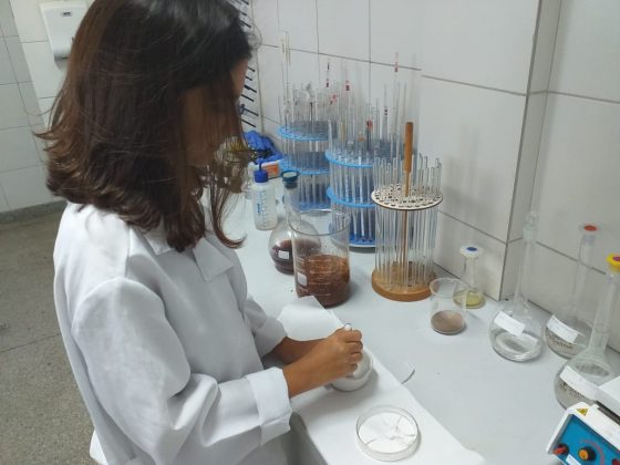 Uma prótese dentária feita com casca de ovo para aumentar autoestima de quem mais precisa é desenvolvida por uma estudante