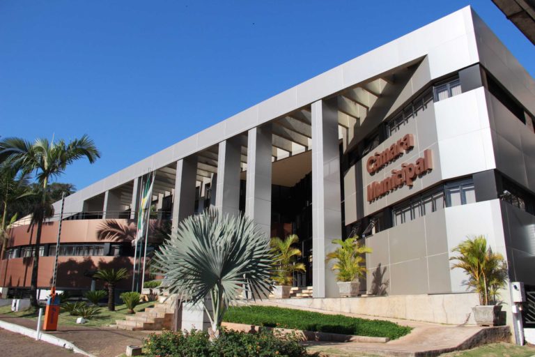 Vereadores fazem vários questionamentos à Secretaria de Saúde sobre combate a pandemia