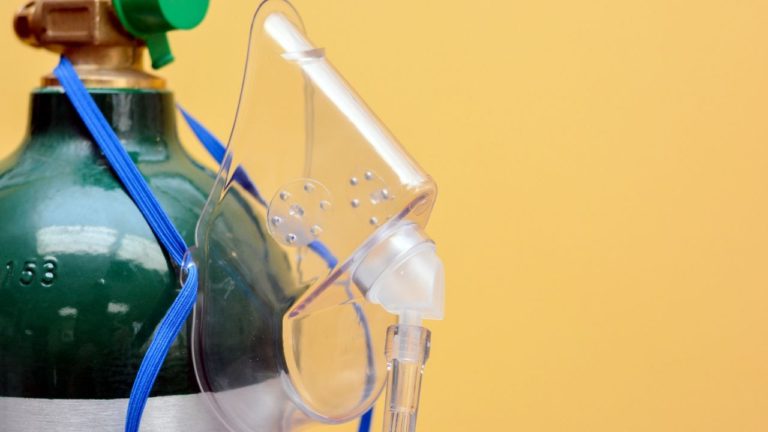 HNSD tem dificuldade em repor cilindros de oxigênio, mas está abastecido