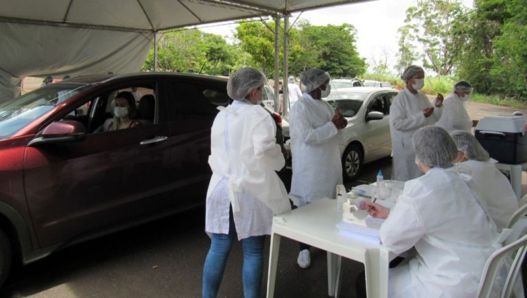 Segunda dose da vacina Coronavac para profissionais da saúde será na segunda-feira