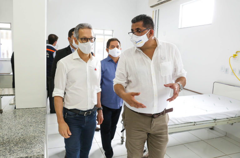 Romeu Zema inaugura dez leitos de UTI em Janaúba, no Norte de Minas