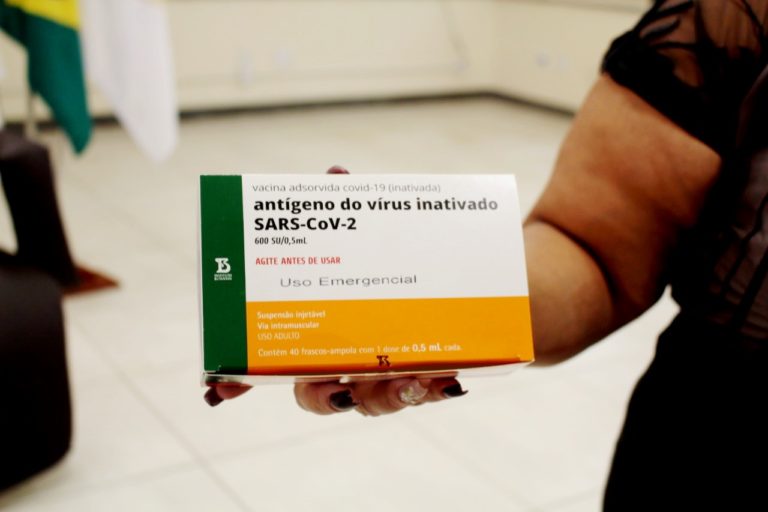 Itabira vacina idosos de 64 anos nesta quarta-feira