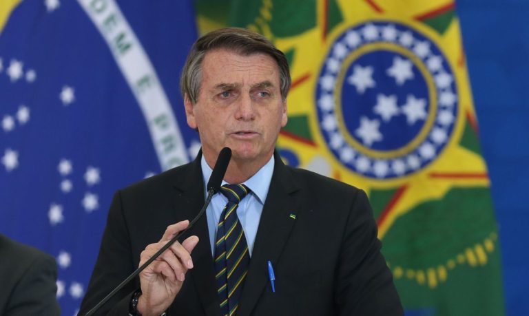 Bolsonaro avisa ao STF que haverá uma crise enorme entre os poderes