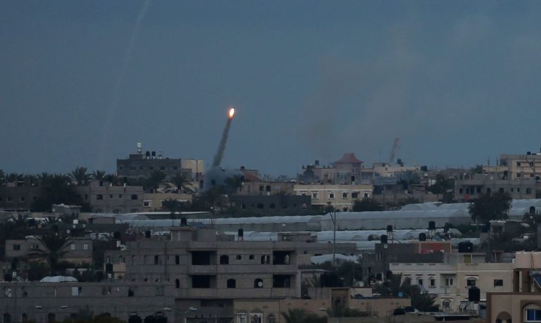 Israel e Hamas intensificam bombardeios