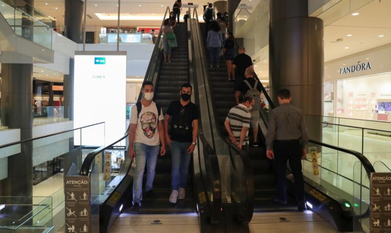 Pesquisa da UFMG desenvolve teste que detecta covid-19 pela urina