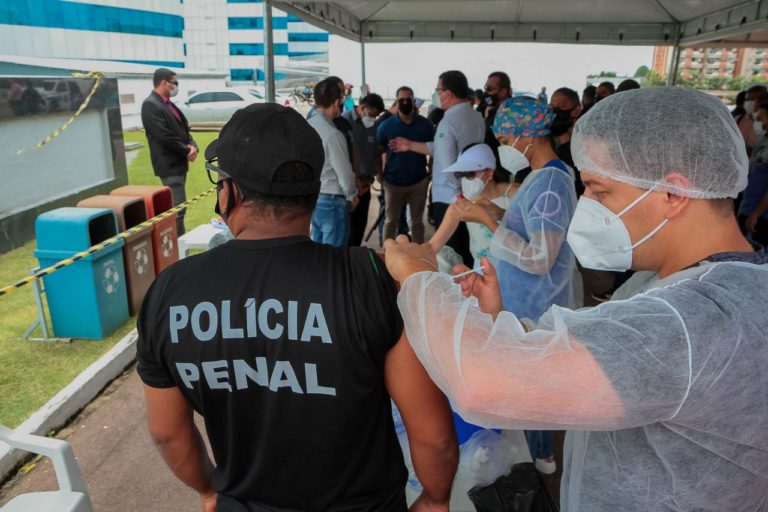 Policiais penais de 22 unidades prisionais mineiras já tomaram 1ª dose da vacina contra covid-19