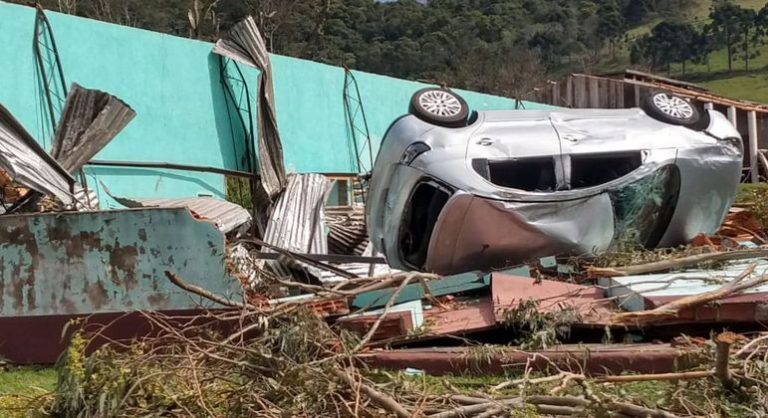 Defesa Civil diz que tempestade em Santa Catarina formou tornado