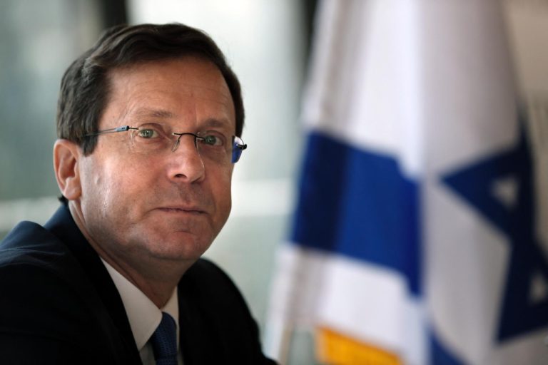 Ex-político de centro-esquerda, Herzog é eleito presidente de Israel