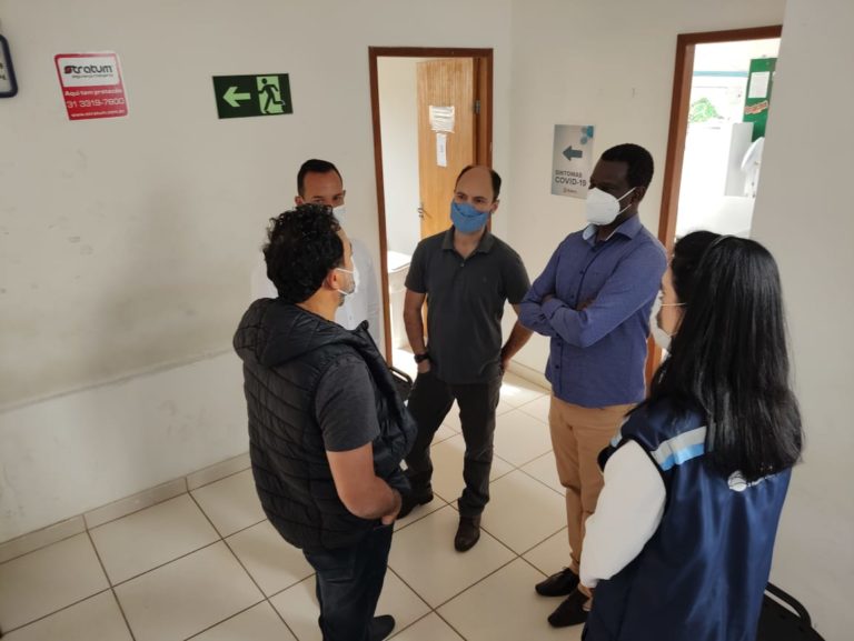 Comissão de enfrentamento à Covid-19 da Câmara acompanha Dia D de Vacinação