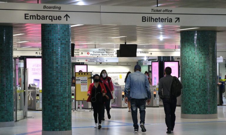 Fiocruz: cai média de idade de mortes e de casos de covid-19