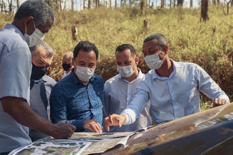 Marco Antônio e equipe do Estado visitam terreno para construção de Centro Socioeducativo em Itabira