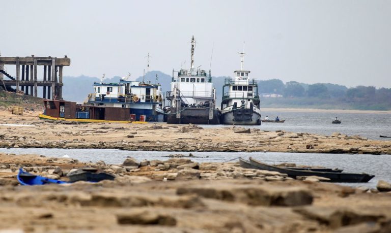 Baixa histórica em nível de rio atrasa comércio exterior do Paraguai