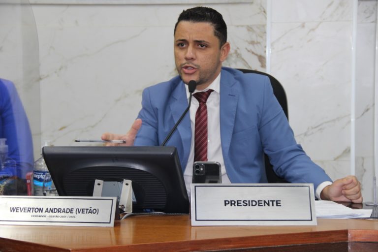 Câmara antecipa o pagamento integral do 13º salário e injeta meio milhão de reais na economia