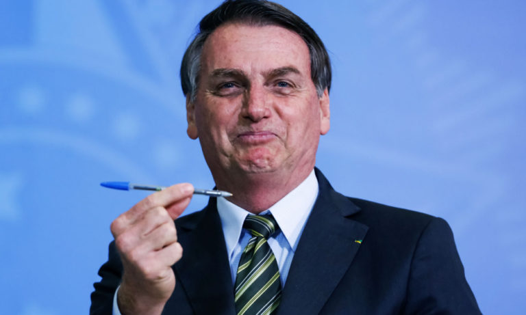 Para garantir liberdade, Bolsonaro altera Marco Civil da Internet