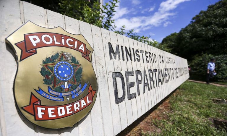 Como retirar certidão de antecedentes criminais Documento da Polícia Federal tem validade por 90 dias