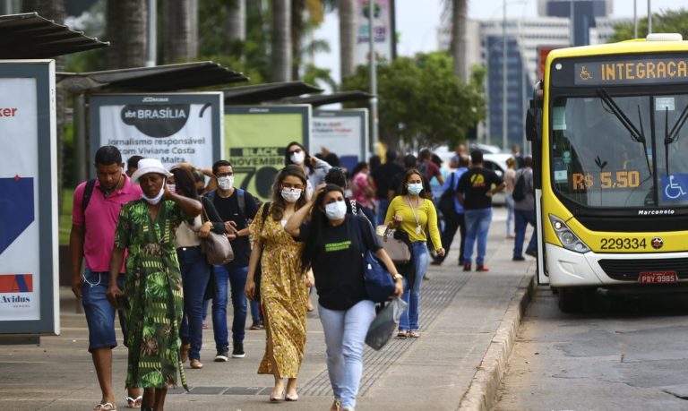 DF flexibiliza uso de máscaras em ambientes abertos a partir de hoje
