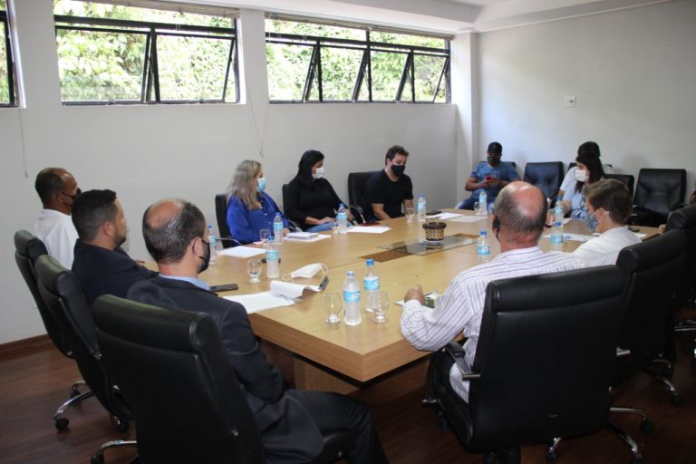 Frente pró-trabalho discute criação de conselho e implantação de plataforma que auxilia a contratação de profissionais