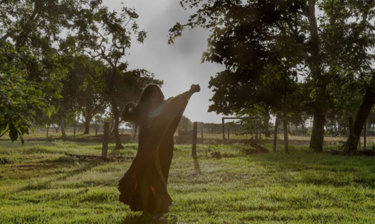 Exposição mostra universo de mulheres ciganas de Mato Grosso