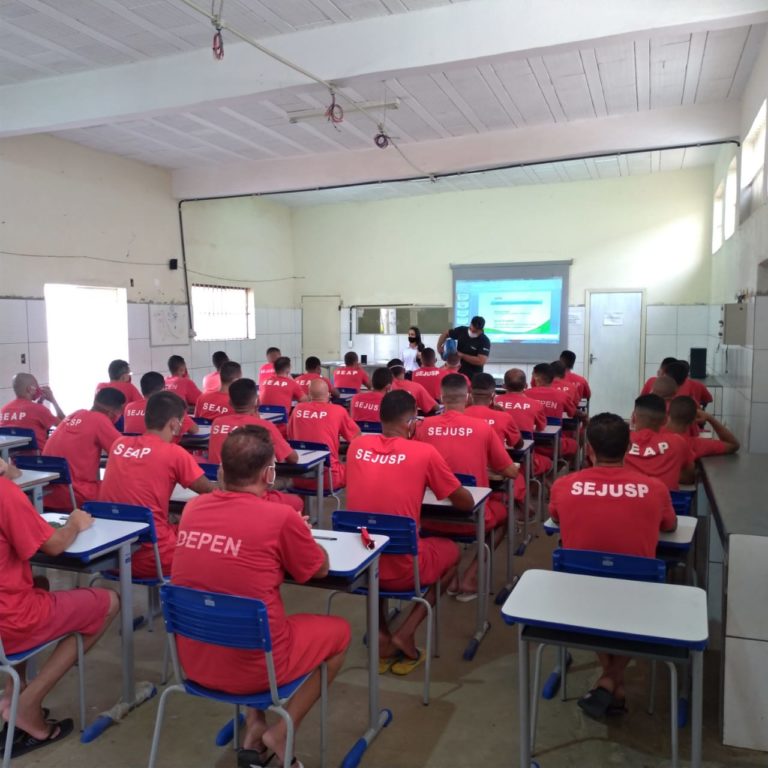 Oitenta e um detentos da Penitenciária Nelson Hungria participam de preparatório para o Enem