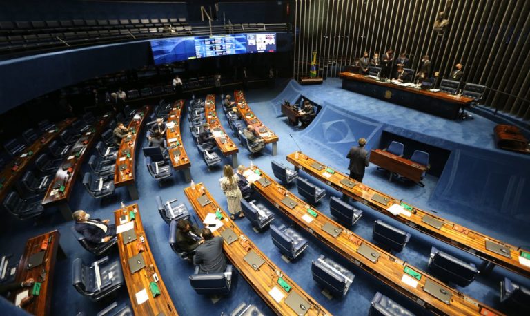 Senado aprova cadastro de condenados por violência contra mulher