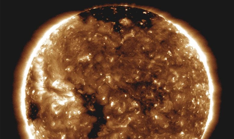 Nasa entra na coroa solar pela primeira vez