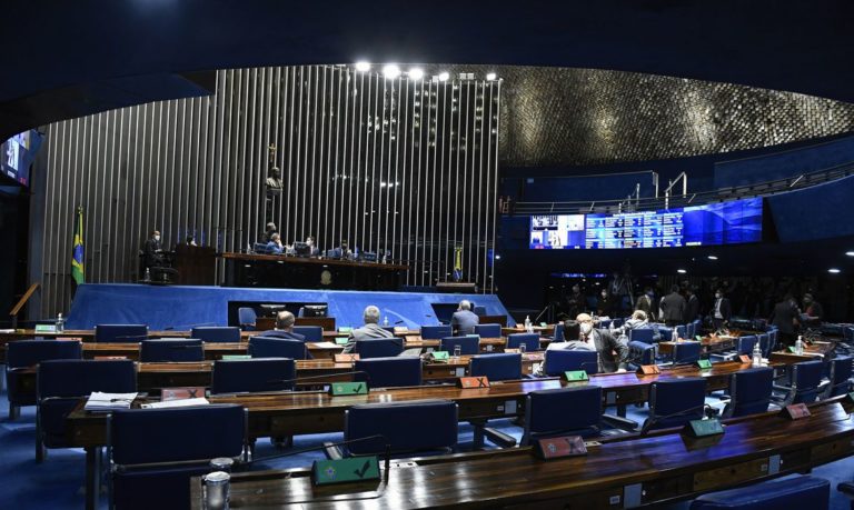 Senado aprova a lei do Fundeb; texto volta à Câmara