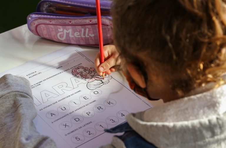 Atenção ao aprendizado dos alunos e aumento nos investimentos marcam ano de 2021 na rede estadual