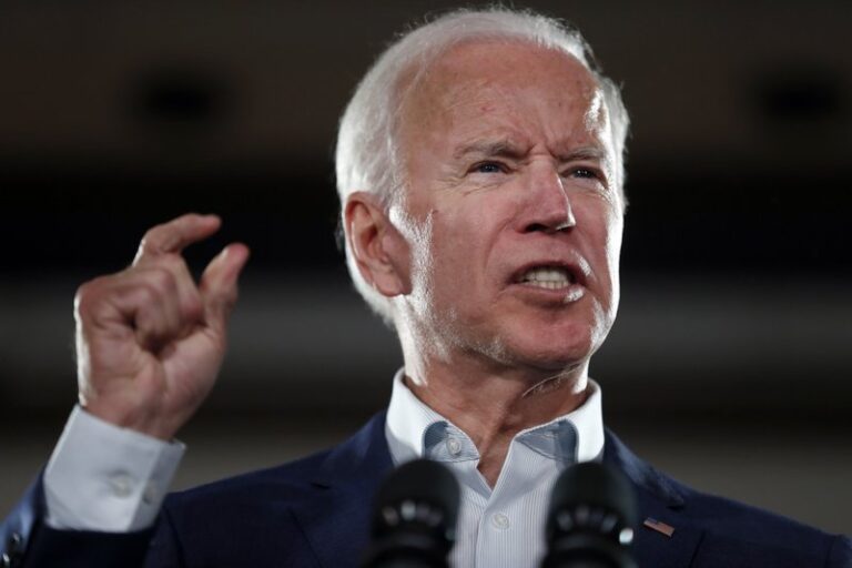 Biden usará 19 agências federais para rastrear oposição religiosa a vacina da Covid-19