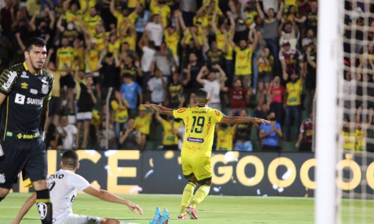 Paulistão: Mirassol vence e deixa Santos sob pressão para clássico