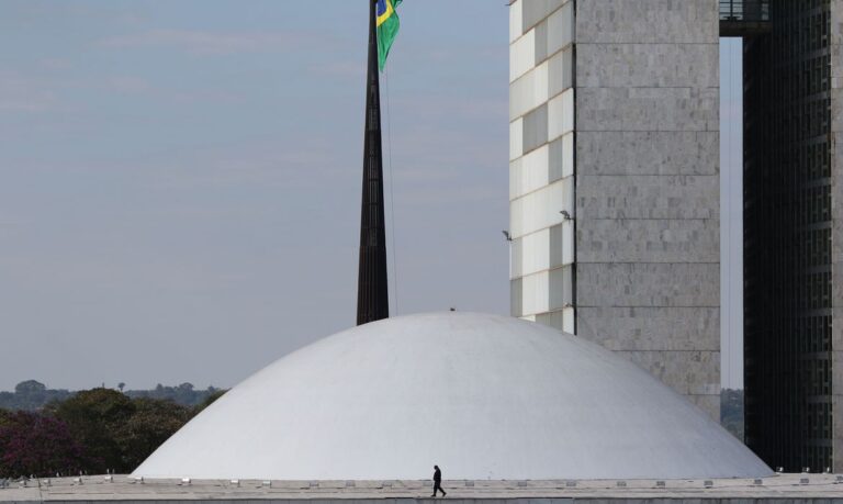 Senado aprova assistência humanitária às gestantes presas