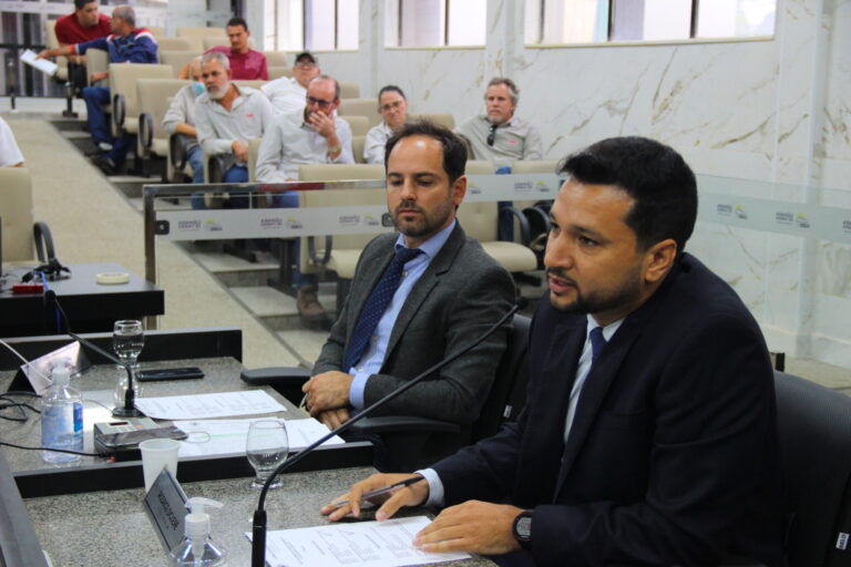 Vereadores aprovam transferência de terrenos públicos para empresas