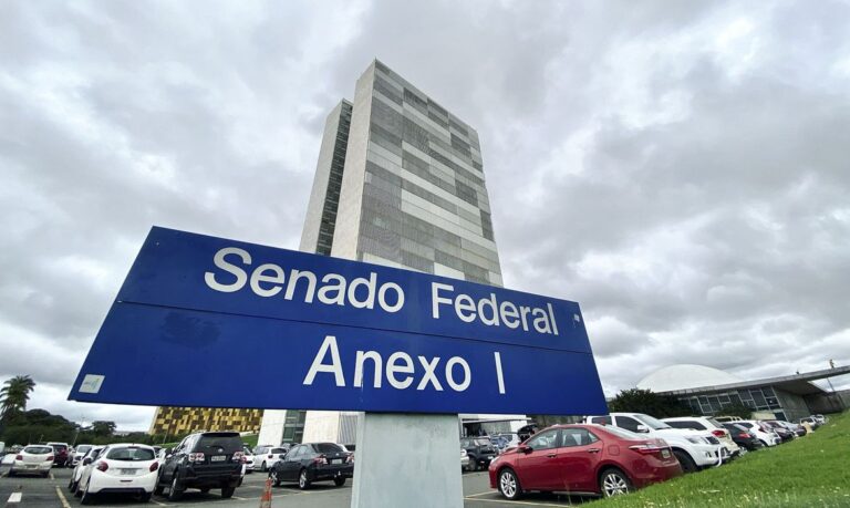 Senado aprova MP do programa de serviço voluntário