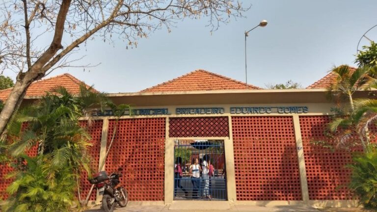 Quatro estudantes são esfaqueados em escola na Ilha do Governador