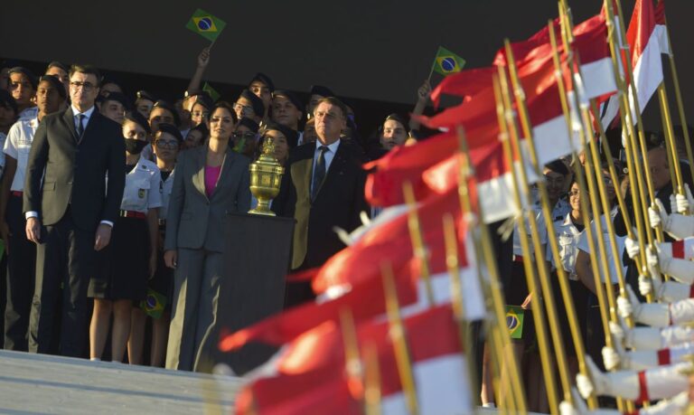 Presidente participa de cerimônia da chegada de coração de D. Pedro I