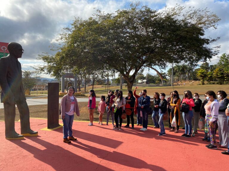 Professores de Biblioteca da rede pública municipal nos Caminhos Drummondianos
