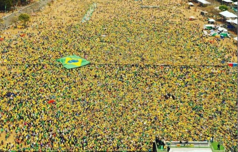 Secom diz que 1,2 milhão de pessoas estiveram no 7 de setembro no DF
