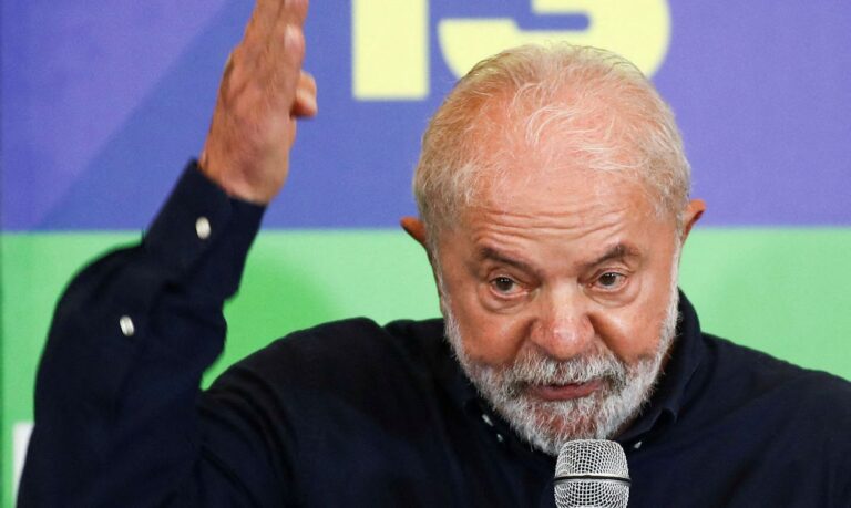 Polêmica: Lula ameaça dizendo que Igrejas serão responsabilizadas pelas mortes se não apoiarem vacina