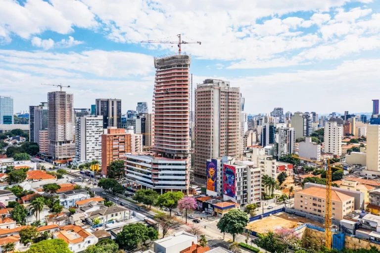 Em São Paulo, condomínio multa moradora por ataques racistas a vizinho