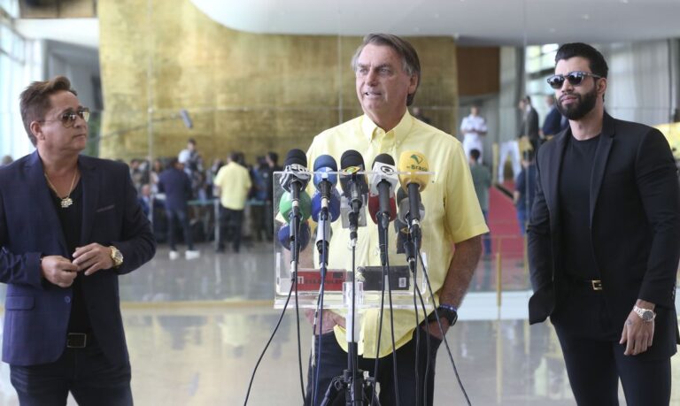 Bolsonaro pede que eleitores virem votos para vencer na Bahia