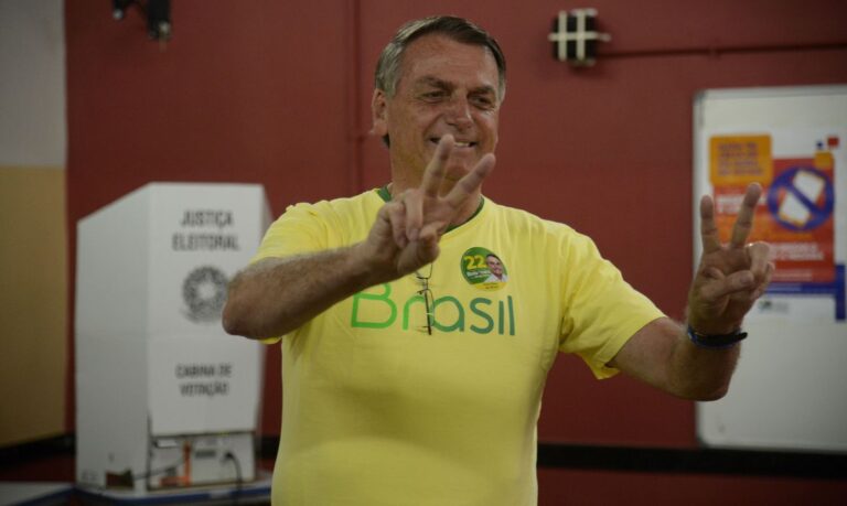 Após votar no Rio, Bolsonaro diz estar confiante na vitória