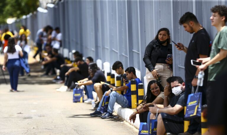 Participantes do Enem 2022 fazem hoje provas de exatas