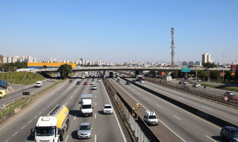 Ministro da Justiça anuncia normalização da circulação nas rodovias