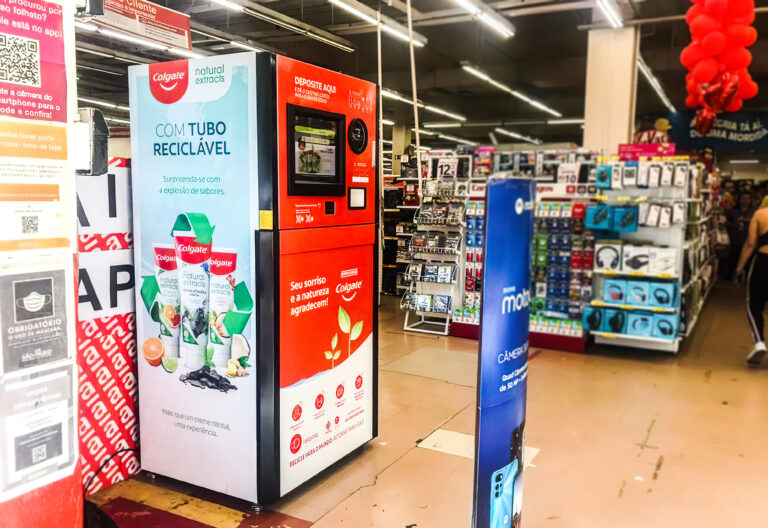 Colgate-Palmolive patrocina a instalação de equipamentos da Ambipar Triciclo para coleta seletiva em SP, RJ e BH